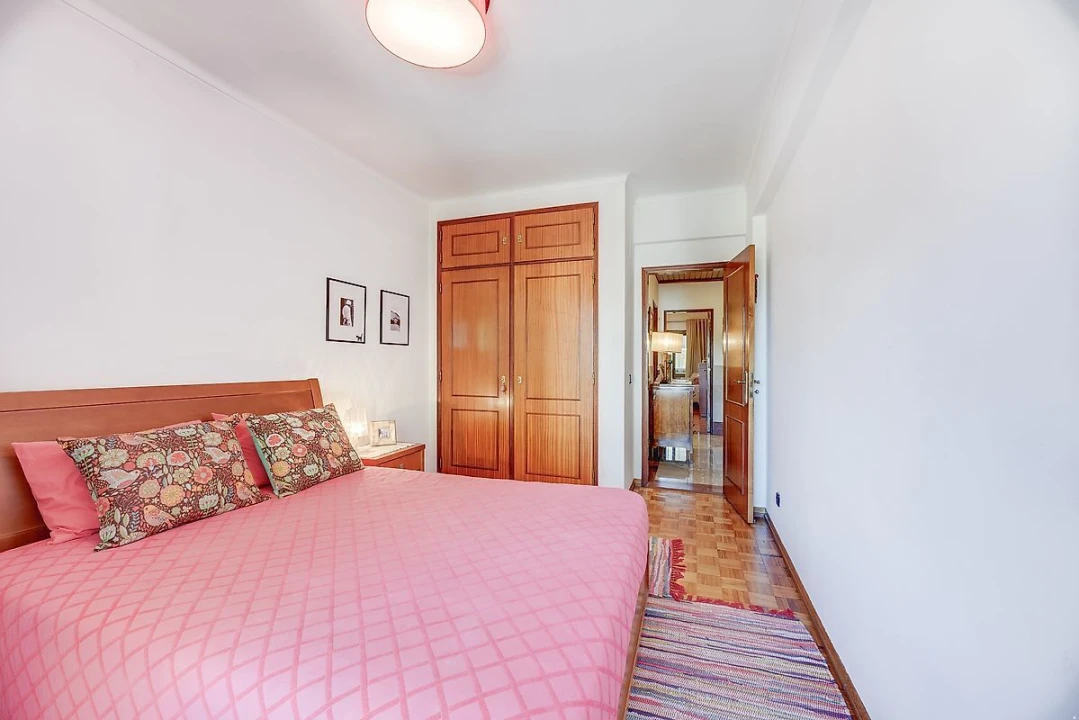 Apartamento T2 para Venda em Alfragide Foto 16