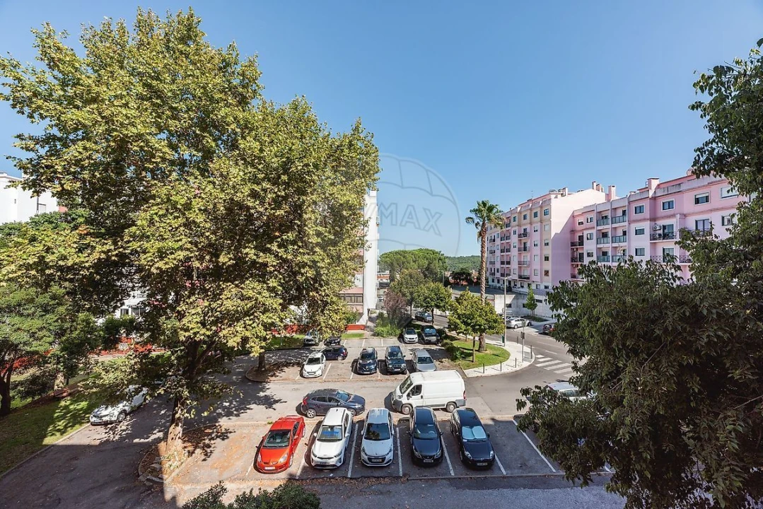 Apartamento T2 para Venda em Alfragide Foto 25