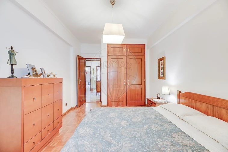 Apartamento T2 para Venda em Alfragide Foto 13