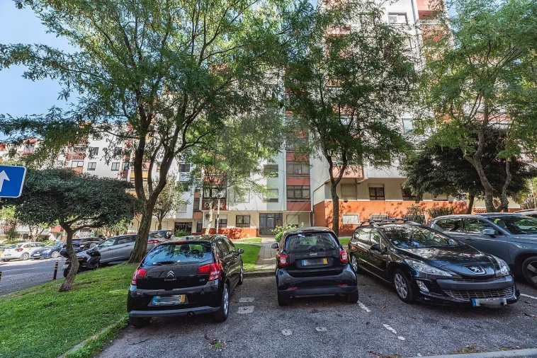 Apartamento T2 para Venda em Alfragide Foto 30