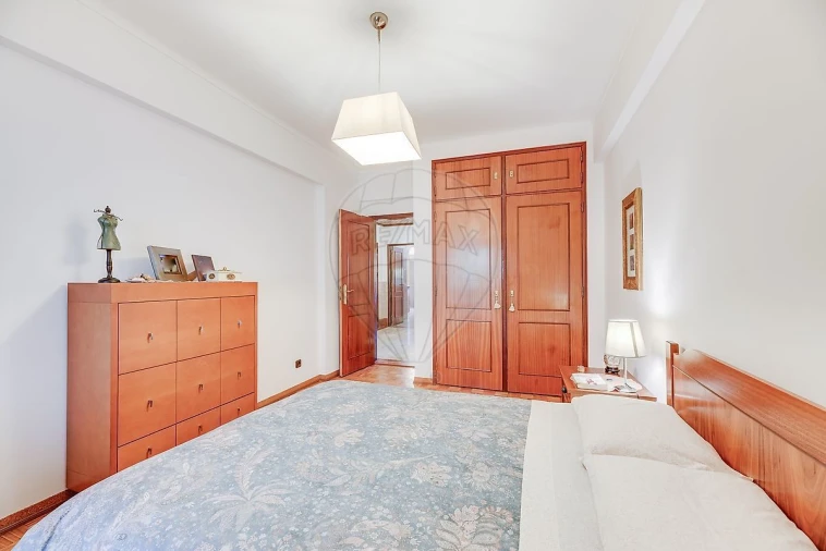 Apartamento T2 para Venda em Alfragide Foto 12