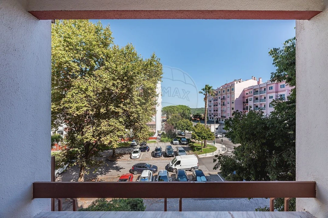 Apartamento T2 para Venda em Alfragide Foto 23