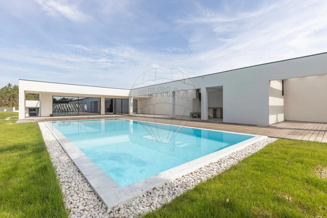 Moradia T4 para Venda em Corroios Foto 5