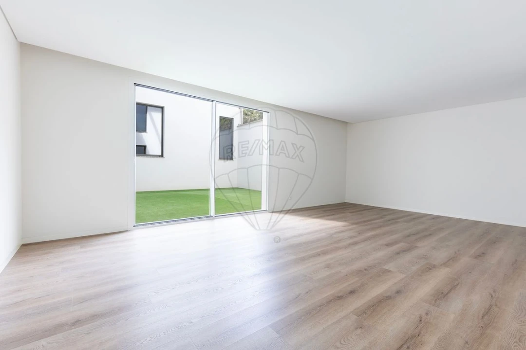 Moradia T4 para Venda em Corroios Foto 15