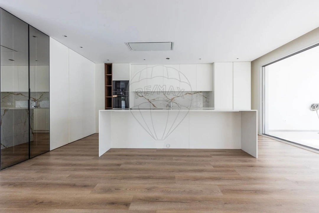 Moradia T4 para Venda em Corroios Foto 2