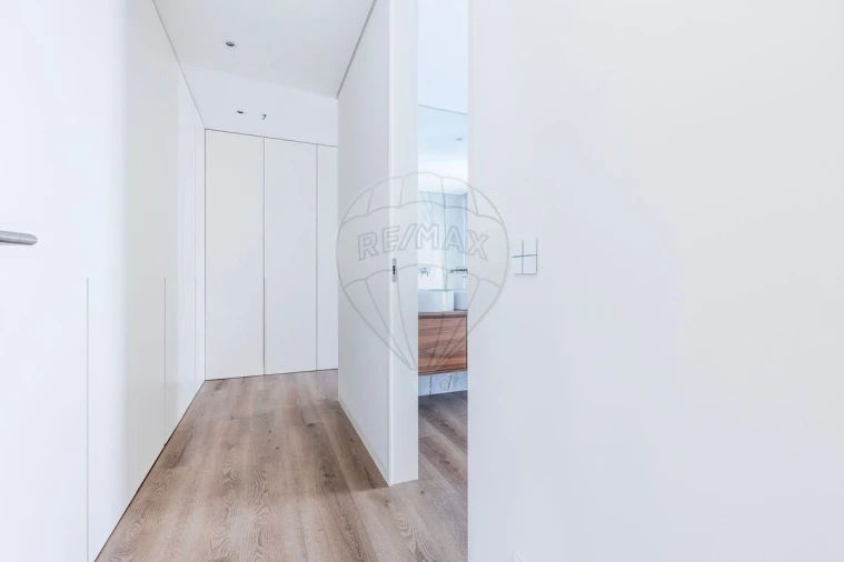 Moradia T4 para Venda em Corroios Foto 12