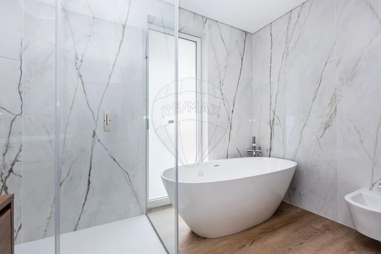 Moradia T4 para Venda em Corroios Foto 21