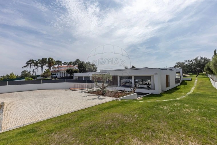 Moradia T4 para Venda em Corroios Foto 49