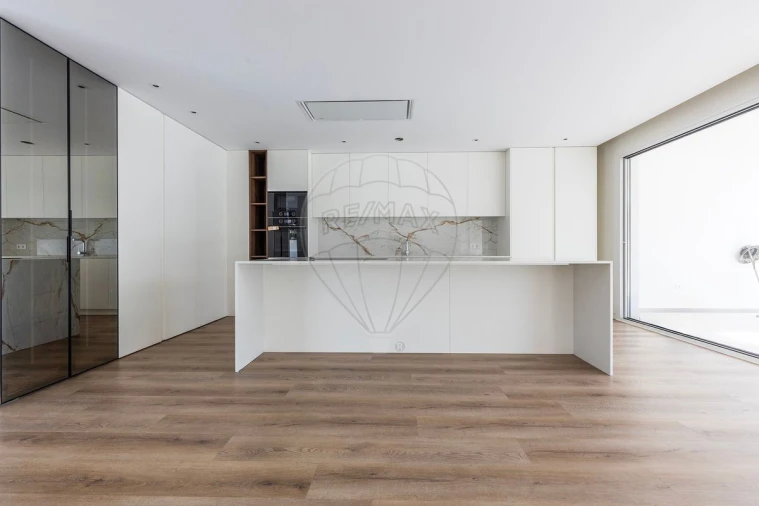 Moradia T4 para Venda em Corroios Foto 2