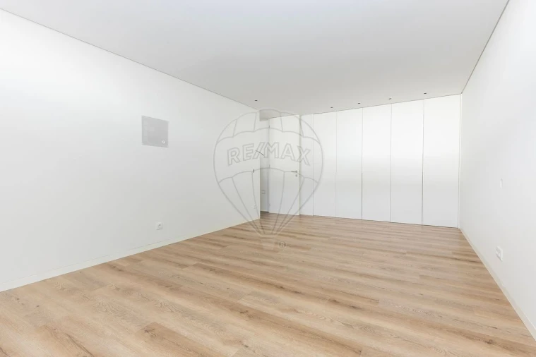 Moradia T4 para Venda em Corroios Foto 31