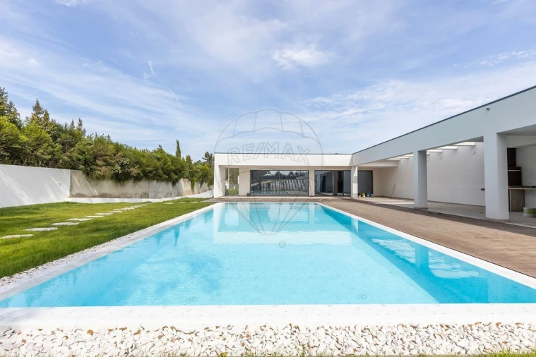 Moradia T4 para Venda em Corroios Foto 45