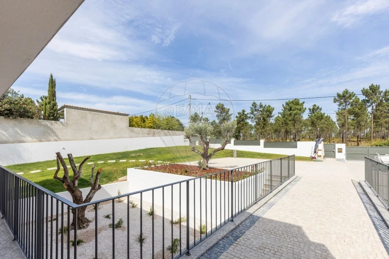 Moradia T4 para Venda em Corroios Foto 47