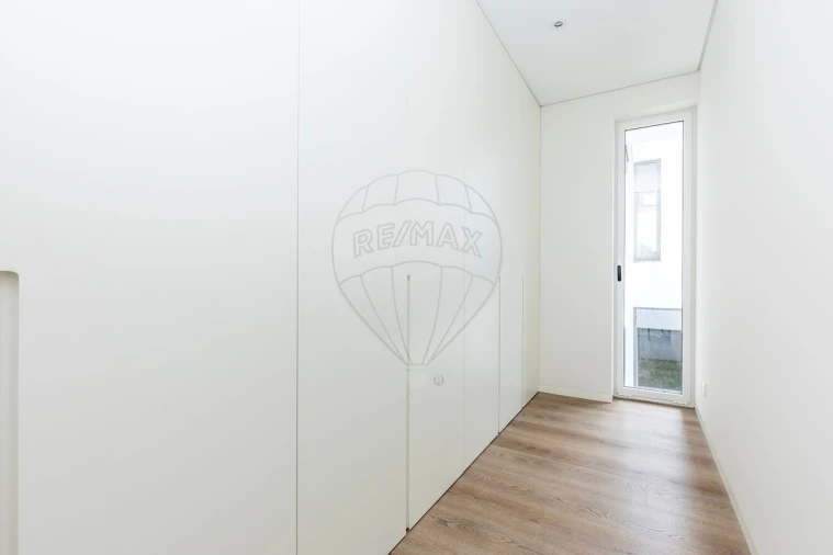 Moradia T4 para Venda em Corroios Foto 13