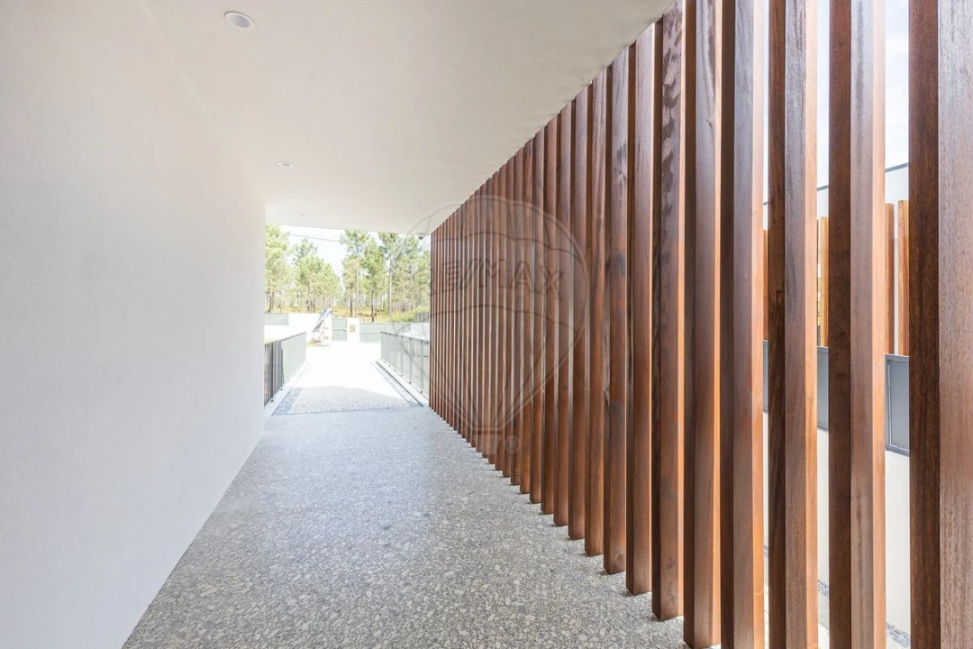 Moradia T4 para Venda em Corroios Foto 40