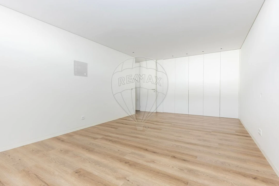 Moradia T4 para Venda em Corroios Foto 31