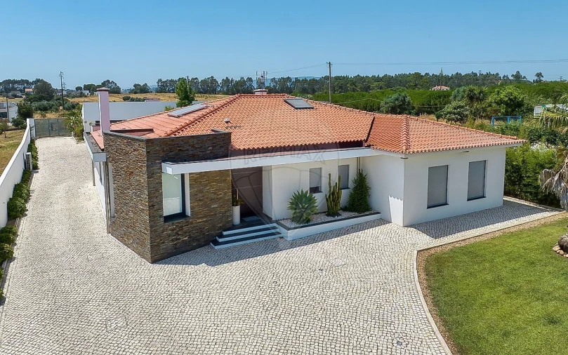 Moradia T5 para Venda em Riachos Foto 3