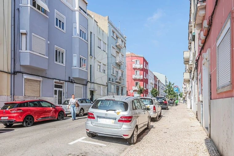 Apartamento T2 para Venda em Penha de França Foto 16