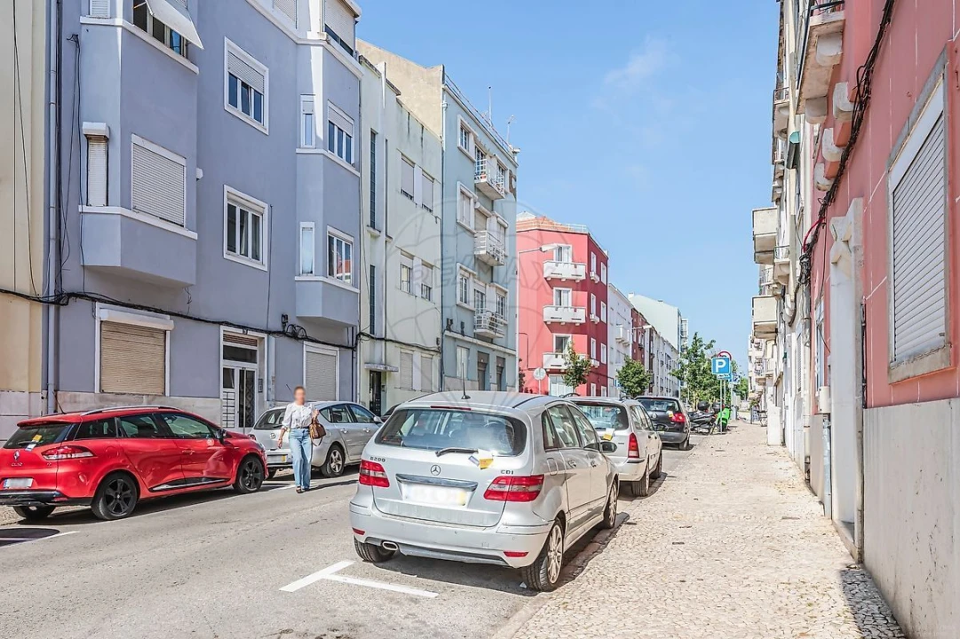 Apartamento T2 para Venda em Penha de França Foto 16