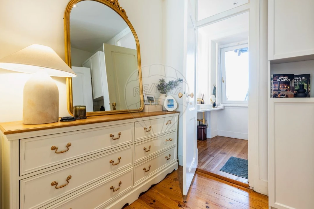 Apartamento T4 para Venda em Santo António Foto 25