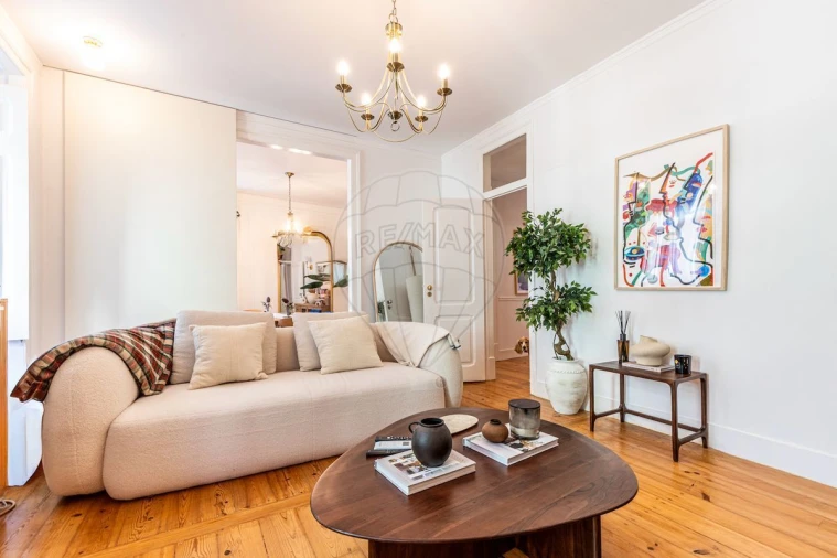 Apartamento T4 para Venda em Santo António Foto 28