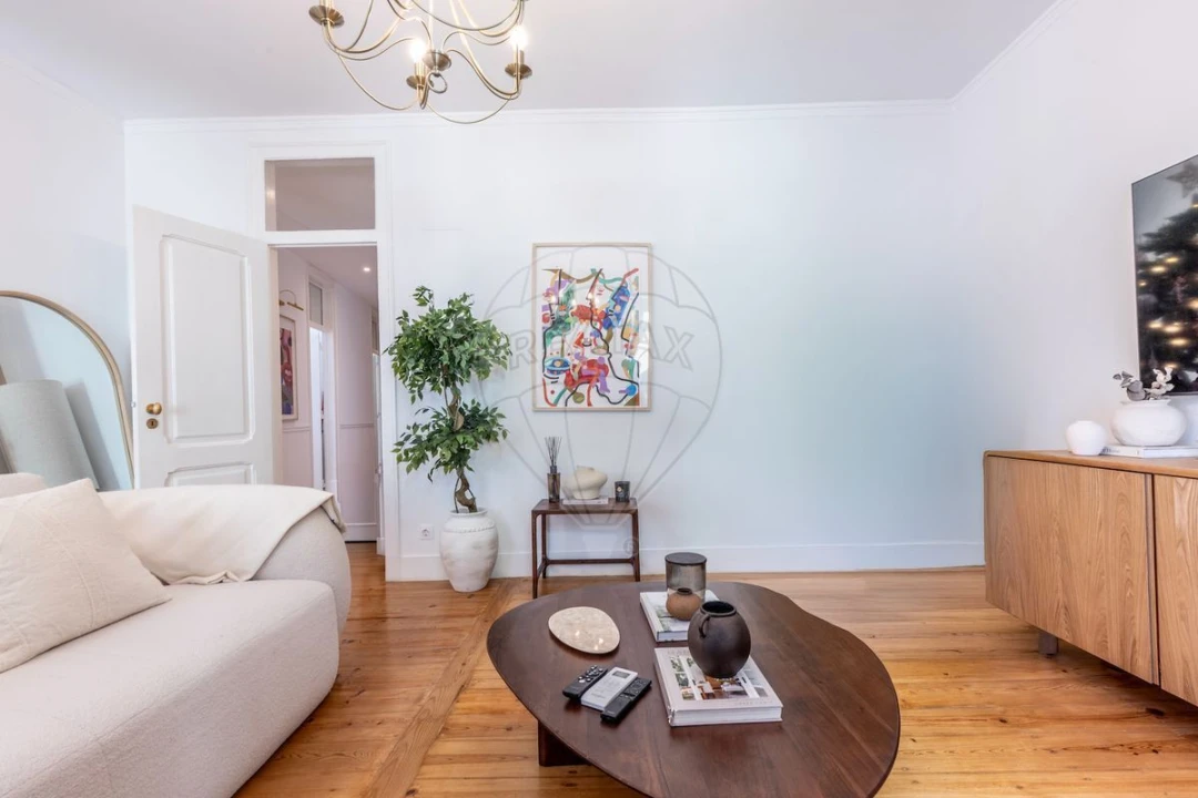 Apartamento T4 para Venda em Santo António Foto 8