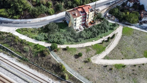 Terreno para Venda em Campolide