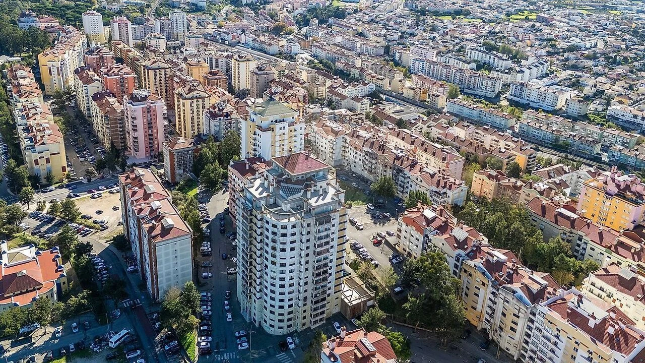 Apartamento T4 para Venda em Algueirão-Mem Martins Foto 39