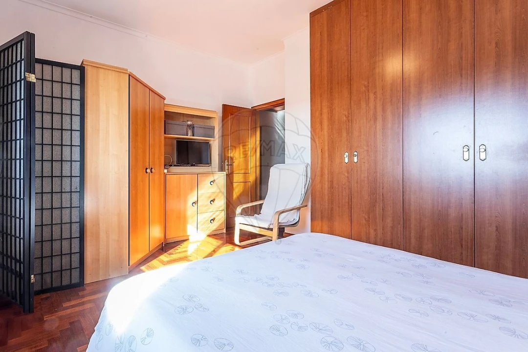 Apartamento T4 para Venda em Algueirão-Mem Martins Foto 24