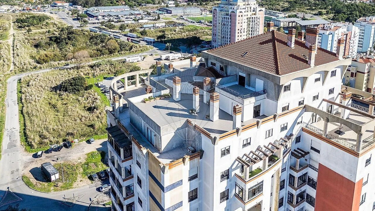 Apartamento T4 para Venda em Algueirão-Mem Martins Foto 41