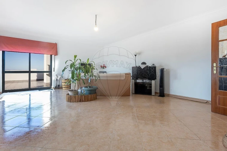 Apartamento T4 para Venda em Algueirão-Mem Martins Foto 4