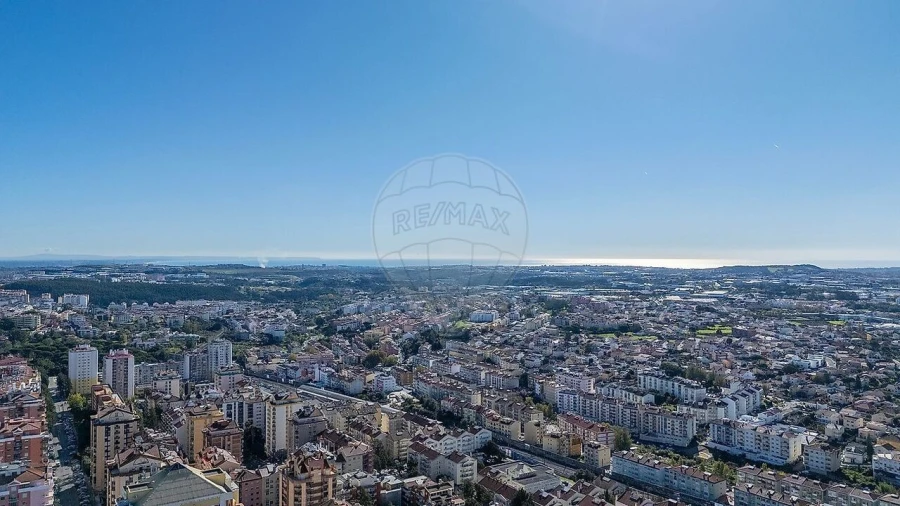 Apartamento T4 para Venda em Algueirão-Mem Martins Foto 37