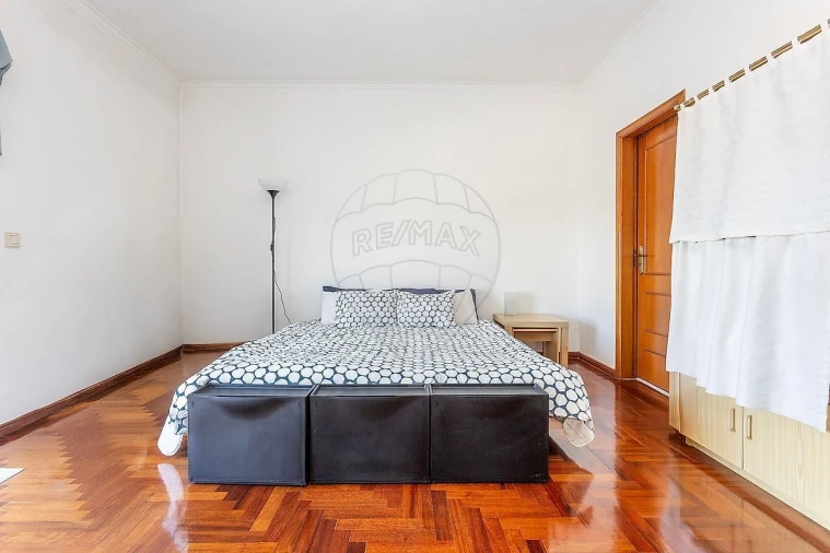 Apartamento T4 para Venda em Algueirão-Mem Martins Foto 26