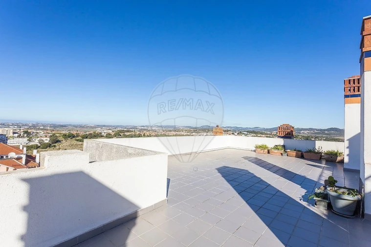 Apartamento T4 para Venda em Algueirão-Mem Martins Foto 7