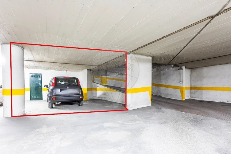 Apartamento T4 para Venda em Algueirão-Mem Martins Foto 33