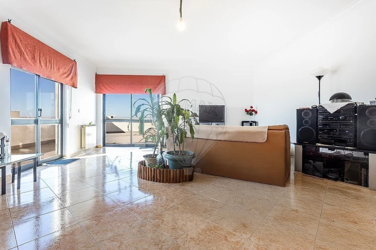 Apartamento T4 para Venda em Algueirão-Mem Martins Foto 6