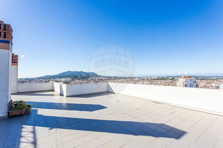 Apartamento T4 para Venda em Algueirão-Mem Martins Foto 10