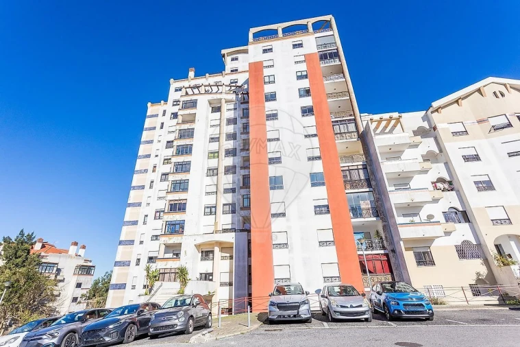 Apartamento T4 para Venda em Algueirão-Mem Martins Foto 35