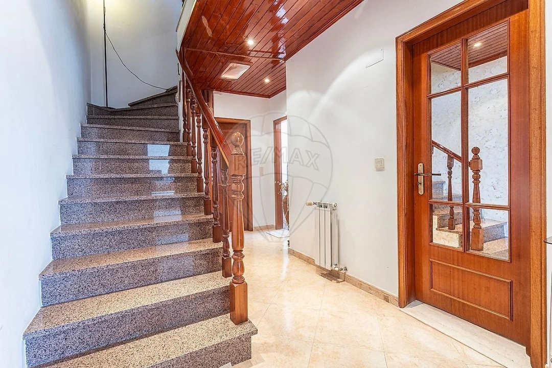 Apartamento T4 para Venda em Algueirão-Mem Martins Foto 14