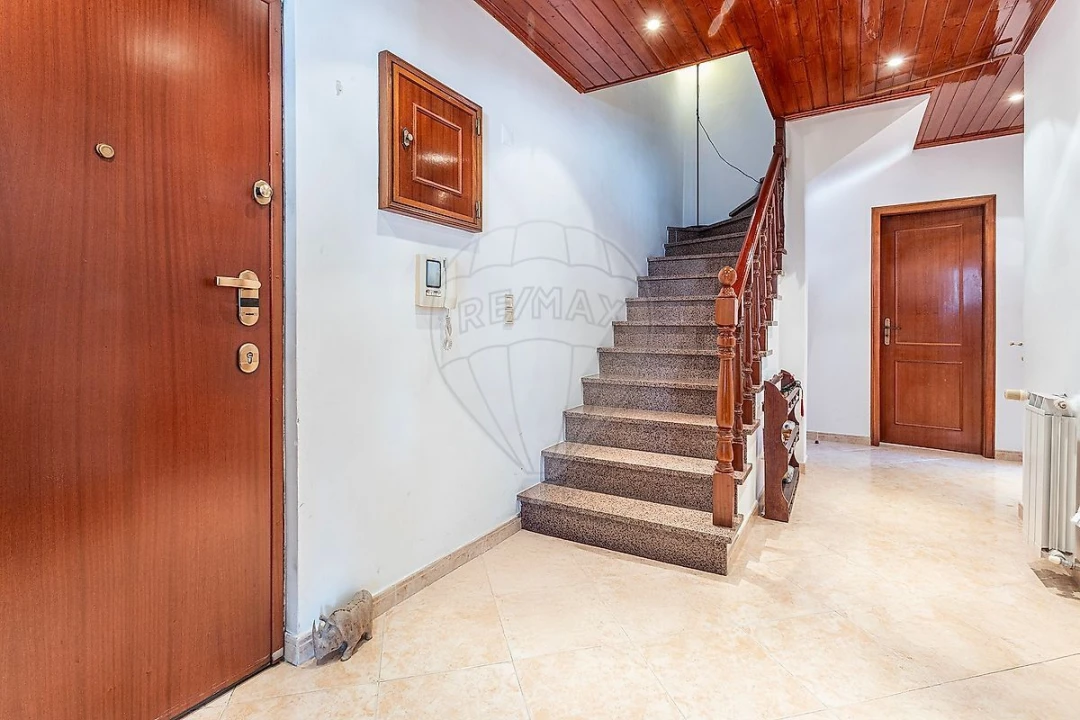 Apartamento T4 para Venda em Algueirão-Mem Martins Foto 21