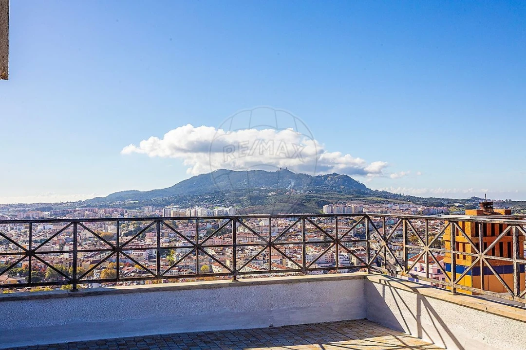 Apartamento T4 para Venda em Algueirão-Mem Martins Foto 29