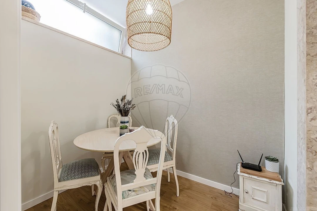 Apartamento T2 para Venda em Santo António Foto 11