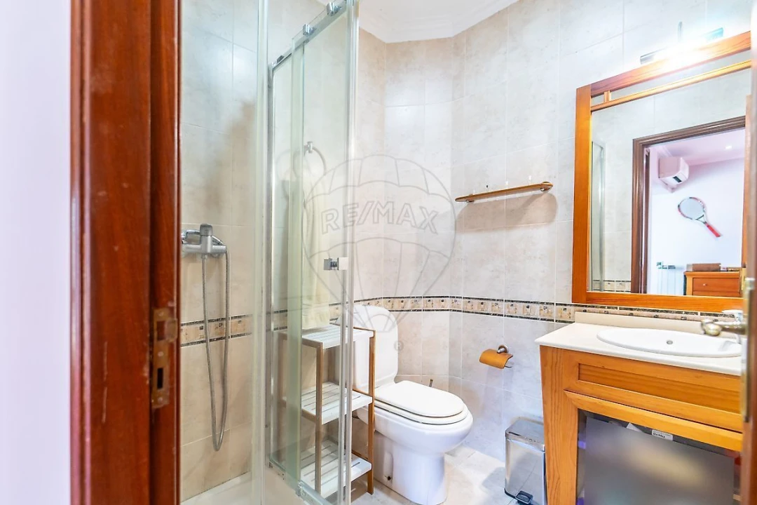 Moradia T3 para Venda em Corroios Foto 24