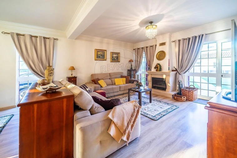 Moradia T3 para Venda em Corroios Foto 6