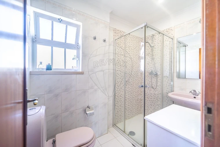 Moradia T3 para Venda em Corroios Foto 18