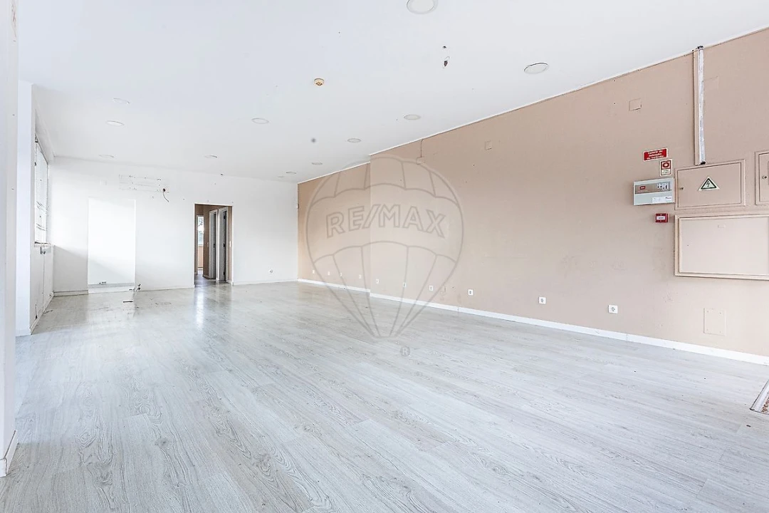 Loja para Venda em Alfragide Foto 2