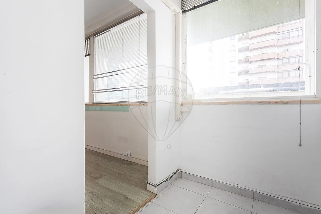 Loja para Venda em Alfragide Foto 22