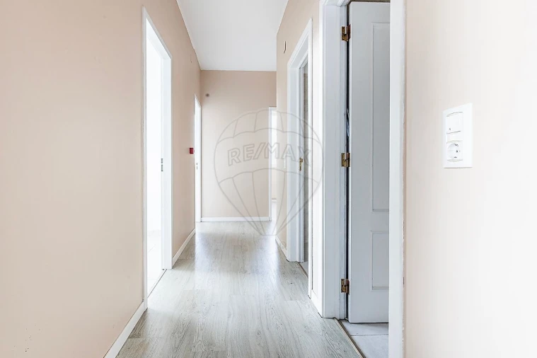 Loja para Venda em Alfragide Foto 10