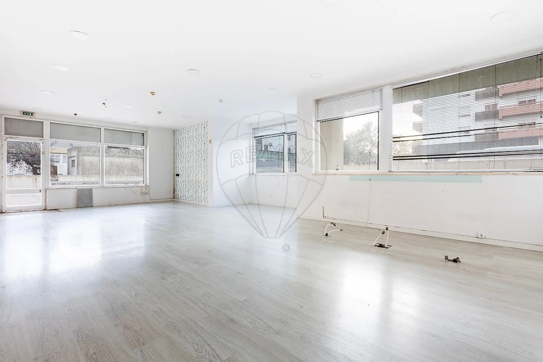 Loja para Venda em Alfragide Foto 6