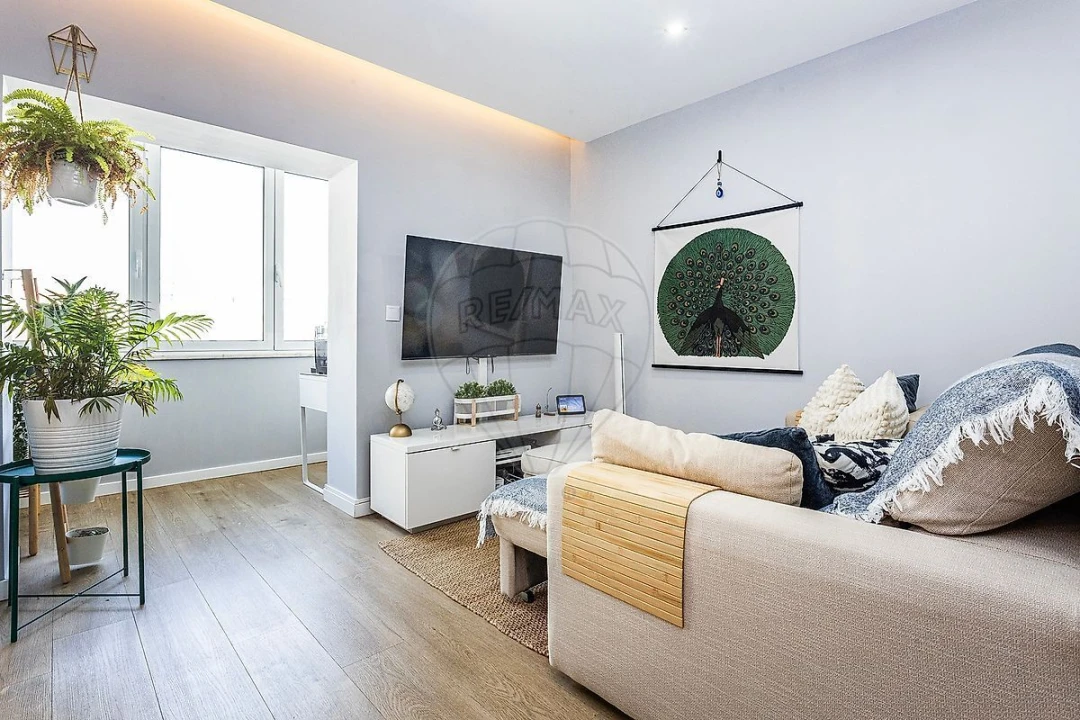 Apartamento T2 para Venda em Odivelas Foto 3