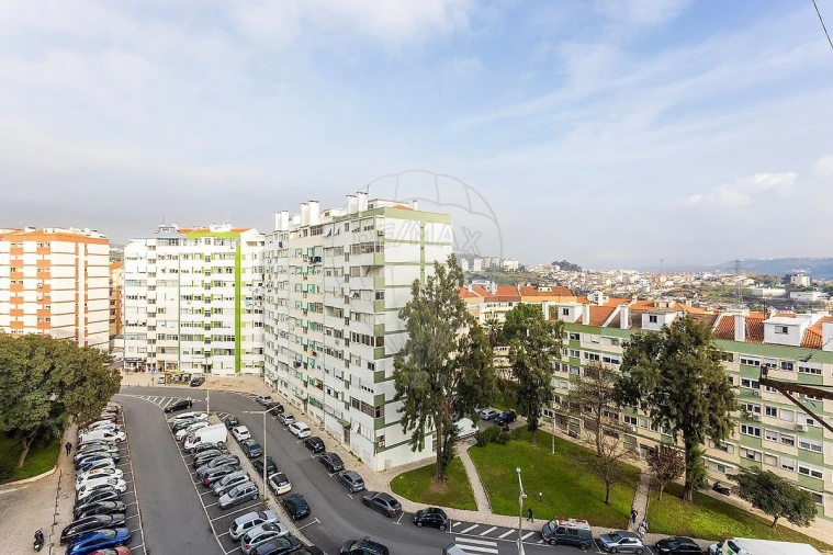 Apartamento T2 para Venda em Odivelas Foto 4